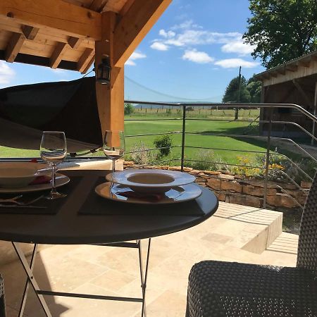 Отель Golf De La Chassagne Malain Экстерьер фото