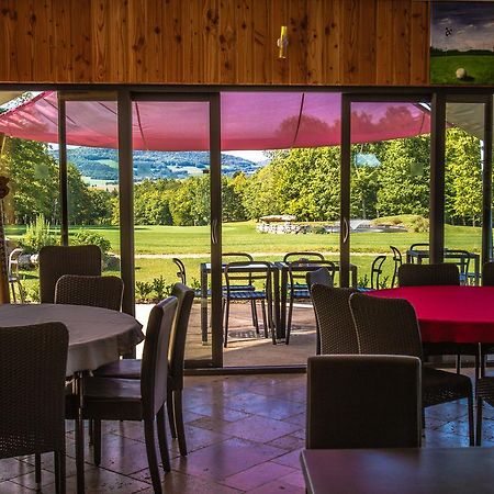 Отель Golf De La Chassagne Malain Экстерьер фото